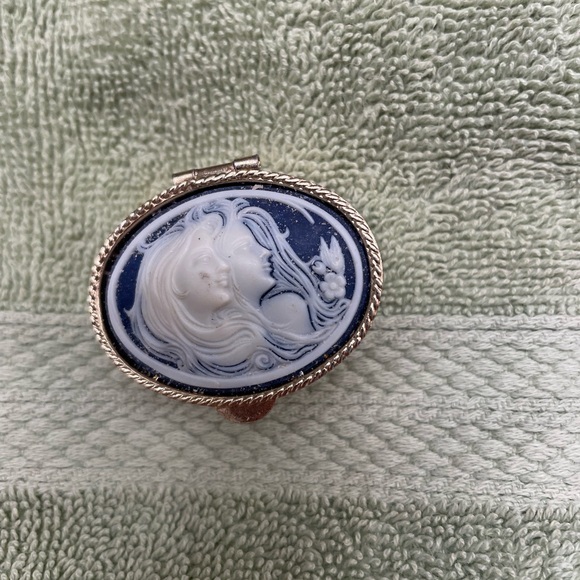 Other - NWOT unused cabachon style top on goldtone metal pill box- firm price